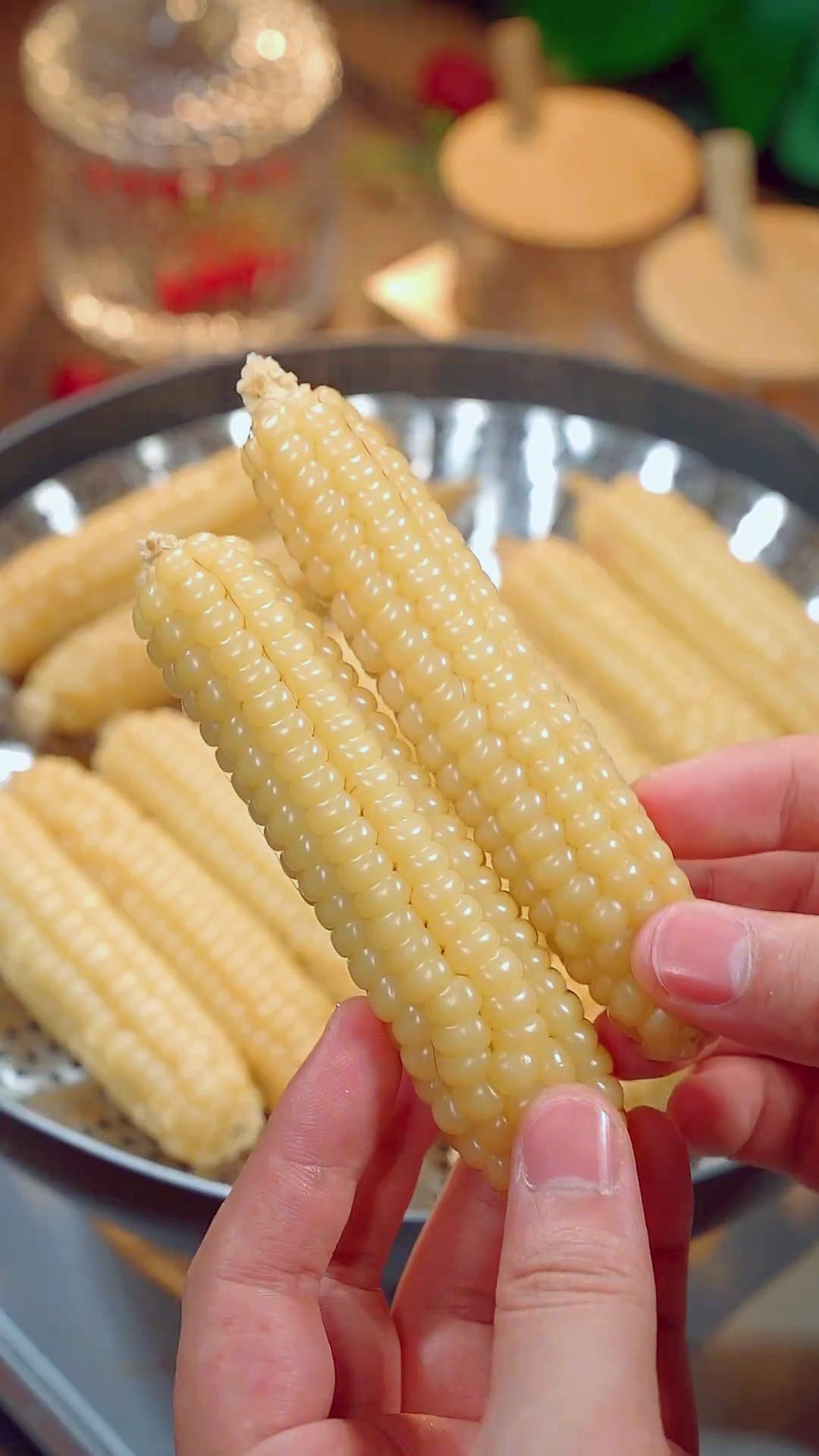 Bắp Nếp Móng Tay Nhật Bản: Hương Vị Tinh Tế, Dinh Dưỡng Cao Cấp & Di Sản Văn Hóa